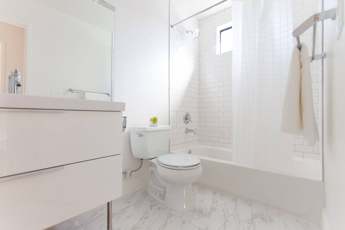 Apartment for rent at 229 S Ave, Los Angeles, CA 90042