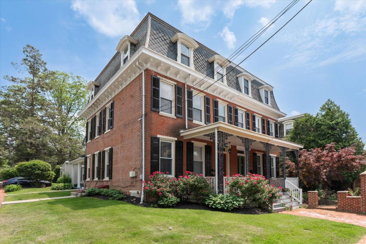 Apartment for rent at 421 N Walnut St, West Chester, PA 19380
