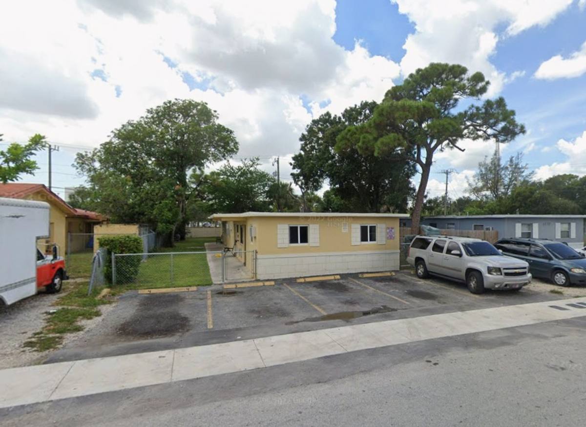 Apartment for rent at 1124 NW 2nd St, Fort Lauderdale, FL 33311