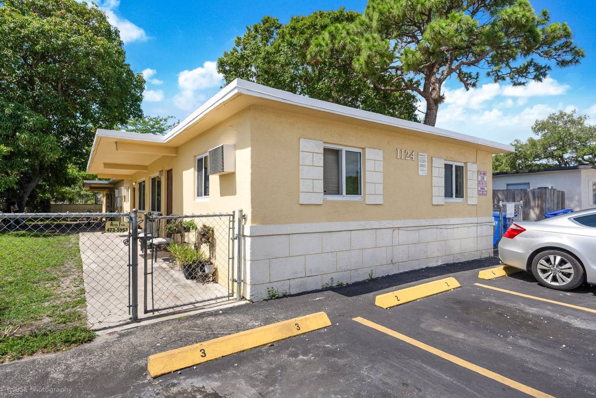 Apartment for rent at 1124 NW 2nd St, Fort Lauderdale, FL 33311