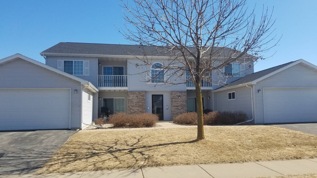 Apartment for rent at 4414 Jacktar Rd, Oshkosh, WI 54901