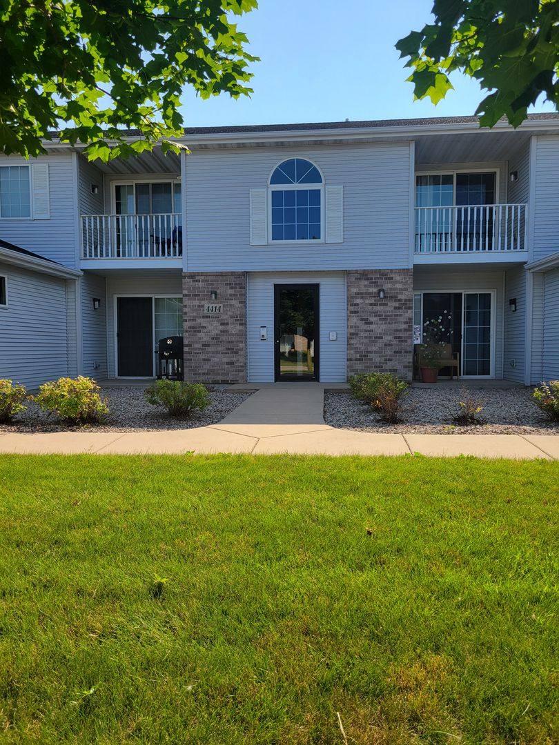 Apartment for rent at 4414 Jacktar Rd, Oshkosh, WI 54901