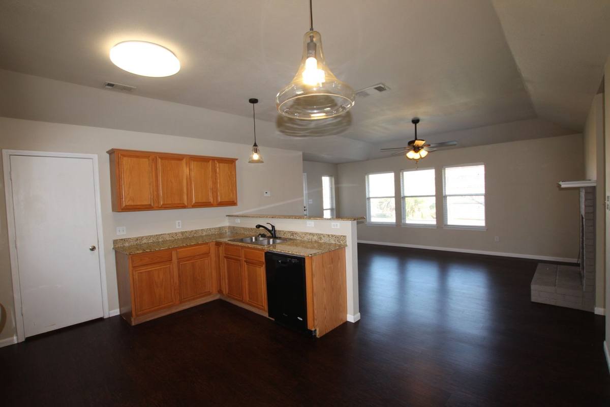 House for rent at 204 Willow Rd, Bullard, TX 75757