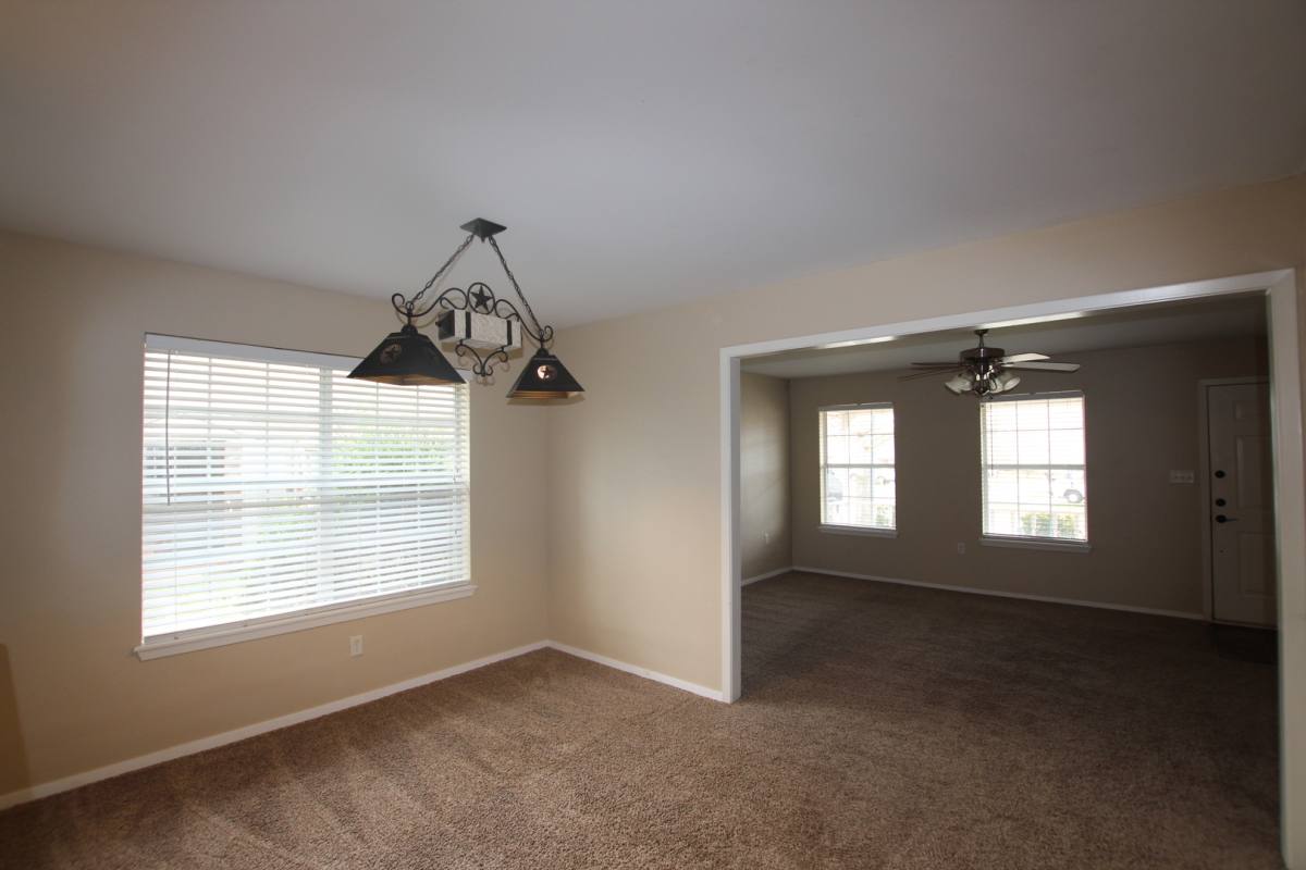 House for rent at 211 Willowbrook Lane, Whitehouse, TX 75791