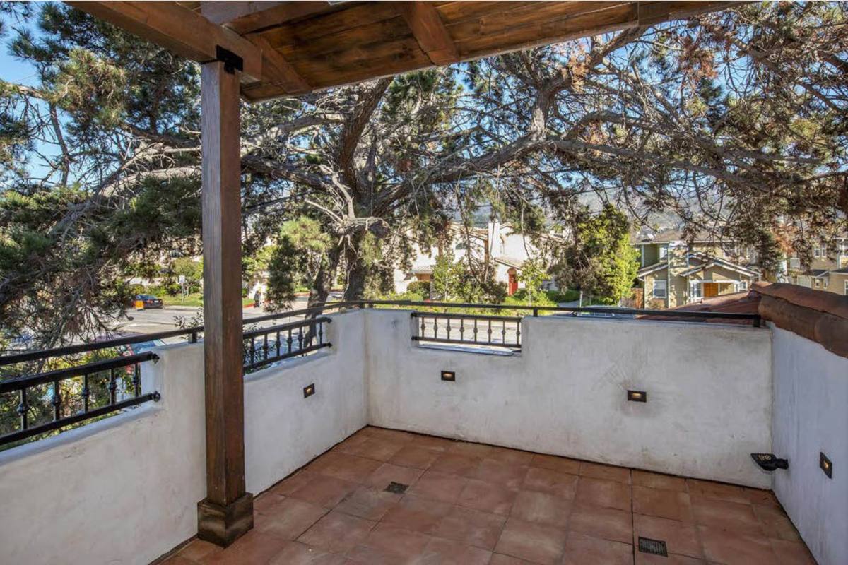 Apartment for rent at 4285 Carpinteria Ave, Carpinteria, CA 93013