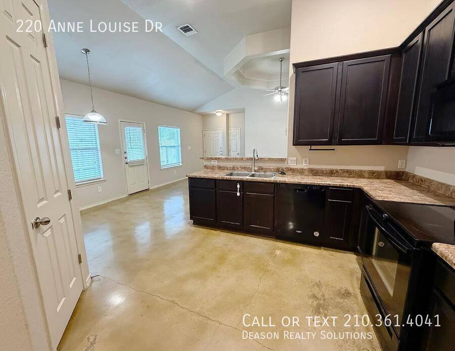 House for rent at 220 Anne Louise Dr, New Braunfels, TX 78130