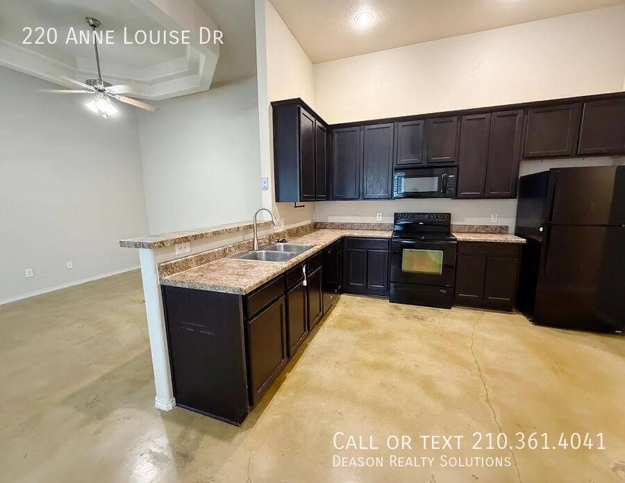 House for rent at 220 Anne Louise Dr, New Braunfels, TX 78130