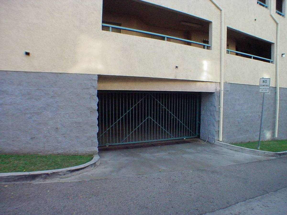 Apartment for rent at 215 E Hyde Park, Inglewood, CA 90302