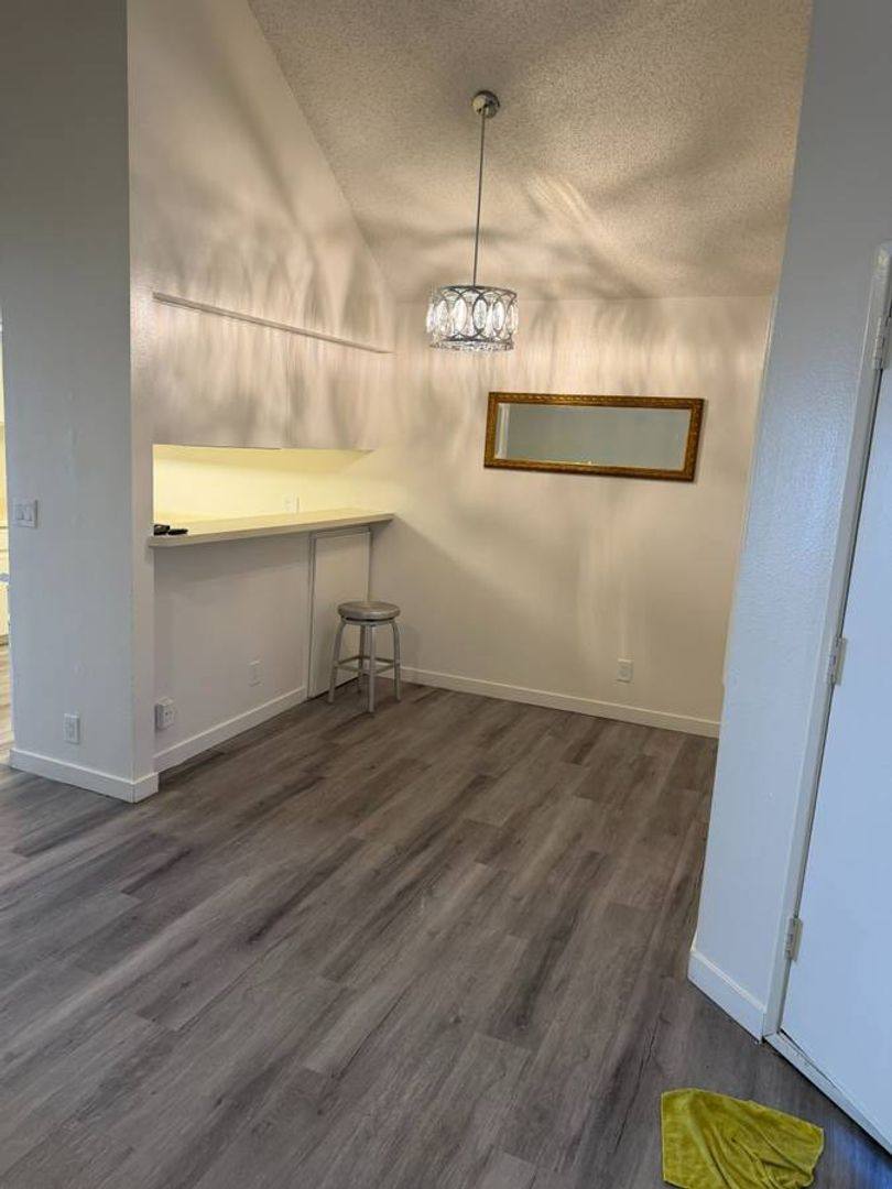 Apartment for rent at 215 E Hyde Park, Inglewood, CA 90302