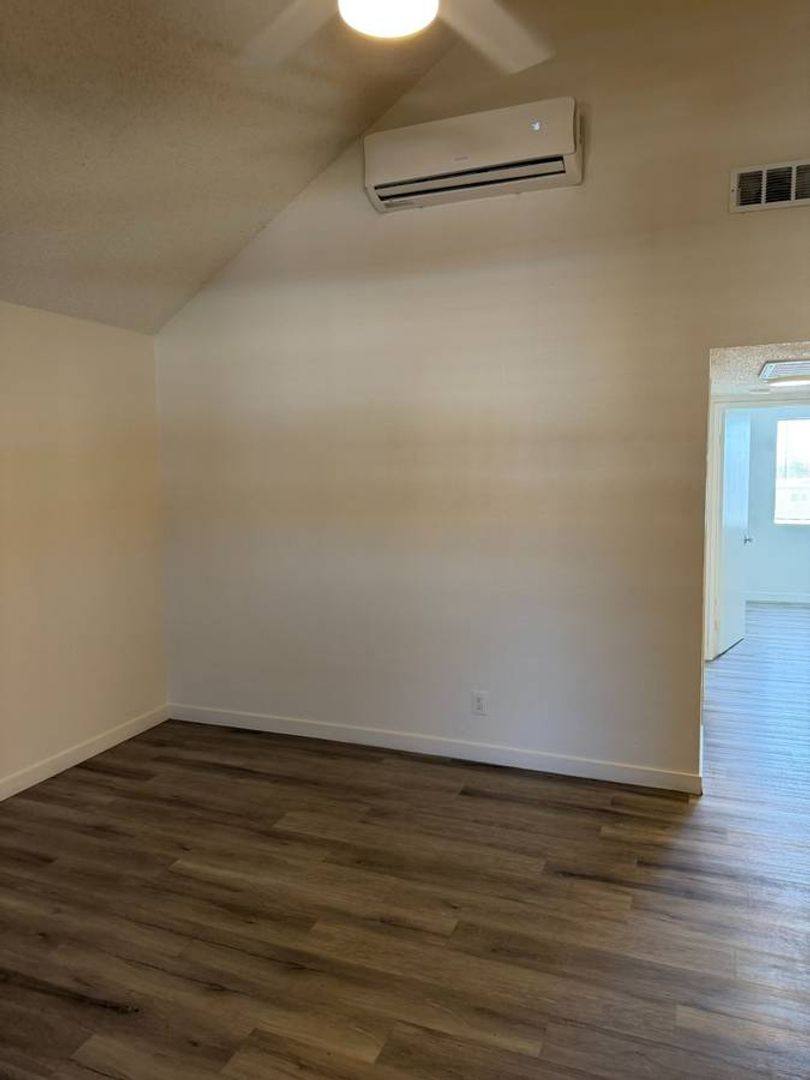 Apartment for rent at 215 E Hyde Park, Inglewood, CA 90302