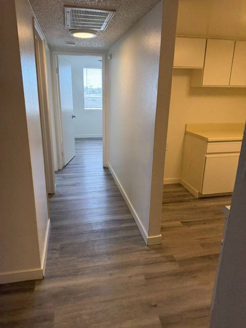 Apartment for rent at 215 E Hyde Park, Inglewood, CA 90302