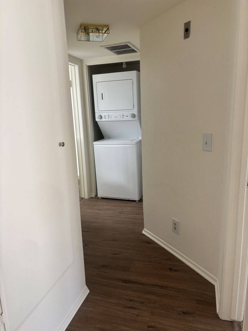 Apartment for rent at 1219 N Columbus Ave, Glendale, CA 91202
