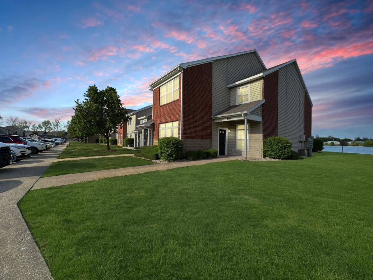 Apartment for rent at 705 Beachfront Dr, Evansville, IN 47715