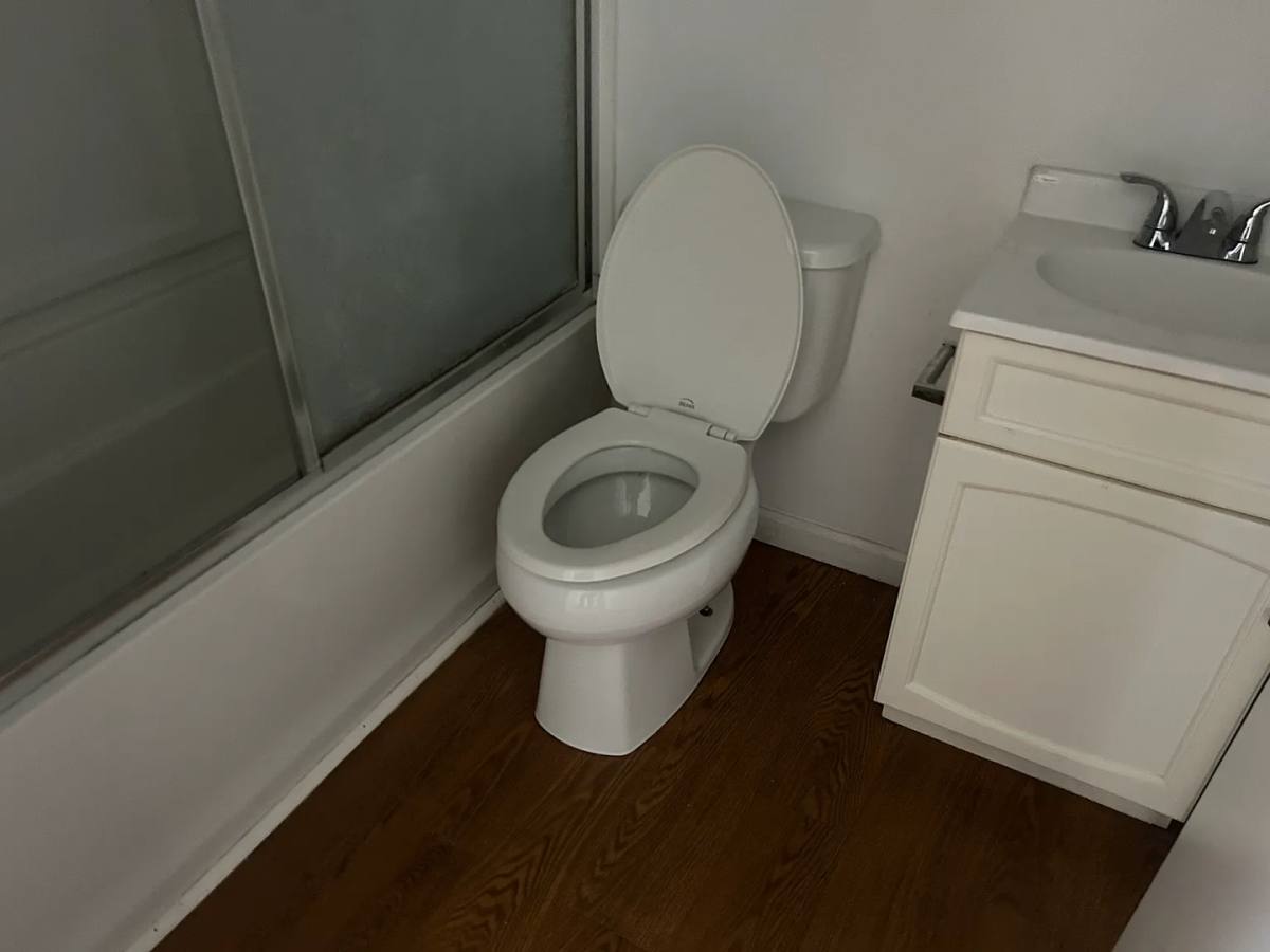 Apartment for rent at 7327-31 W Chester Pike, Upper Darby, PA 19082