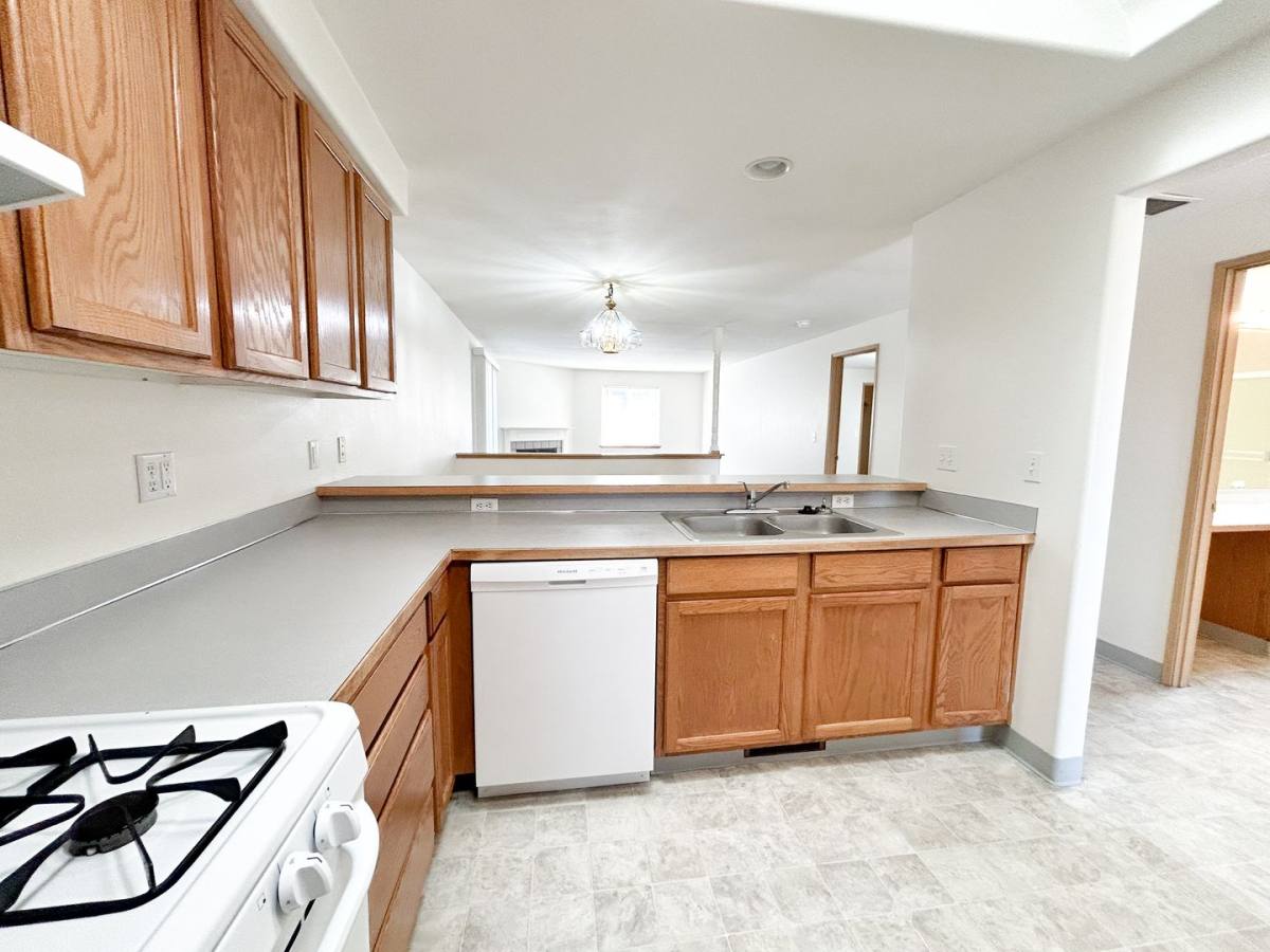 Apartment for rent at 5550 Glenridge Way, Klamath Falls, OR 97603