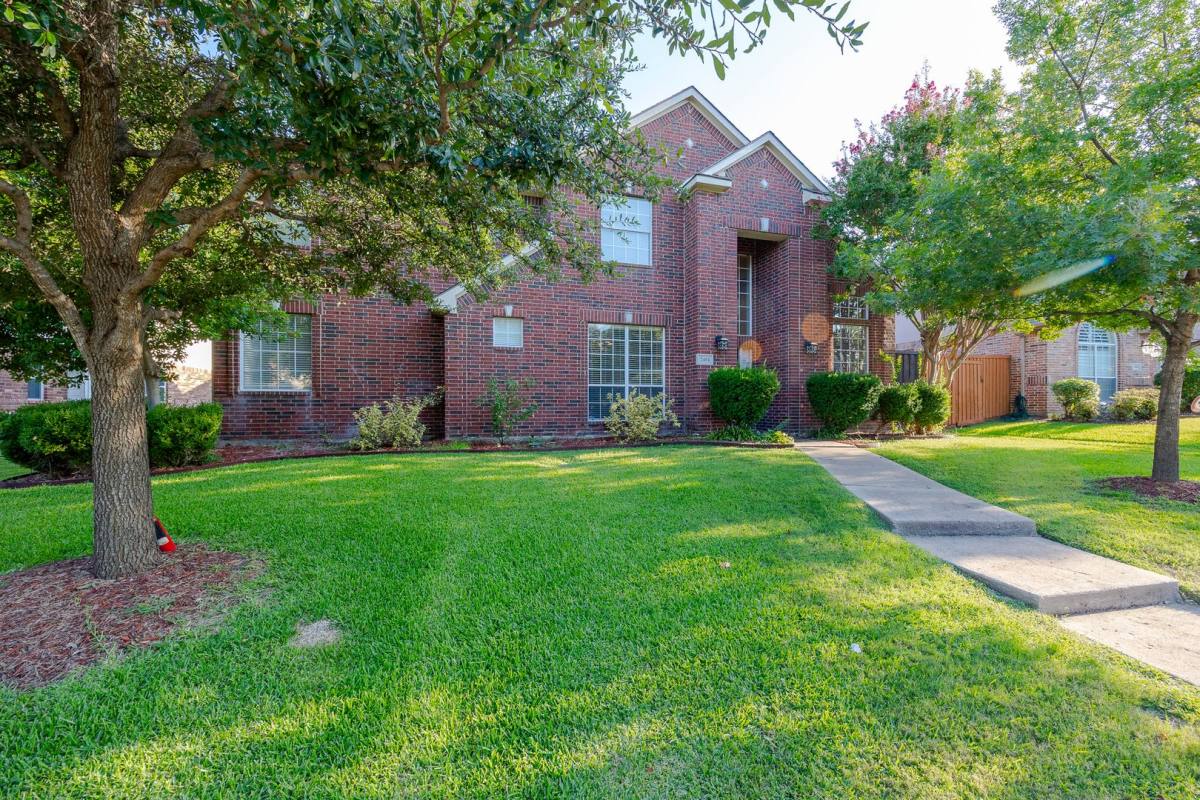 House for rent at 2404 Heather Glen Dr, Plano, TX 75025