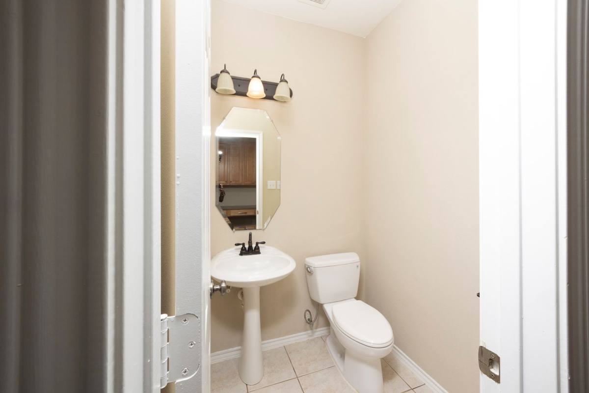 House for rent at 2404 Heather Glen Dr, Plano, TX 75025