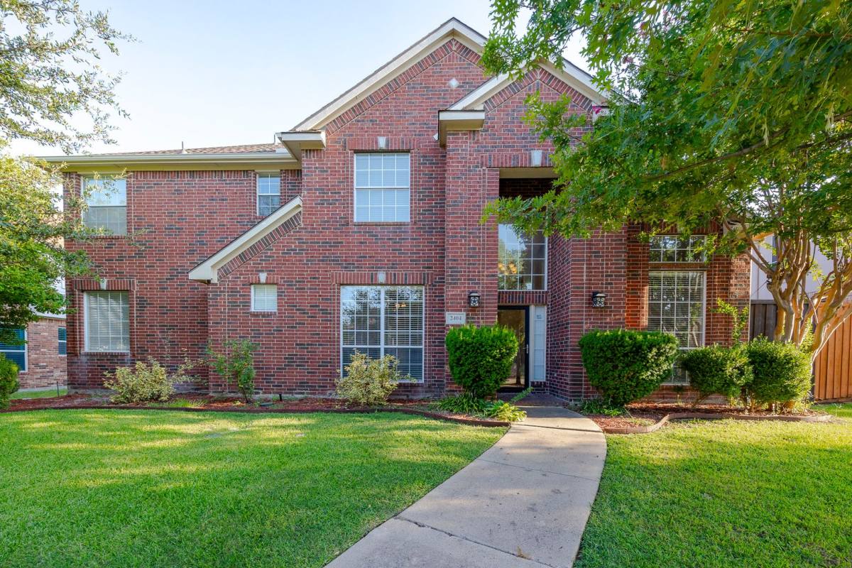 House for rent at 2404 Heather Glen Dr, Plano, TX 75025