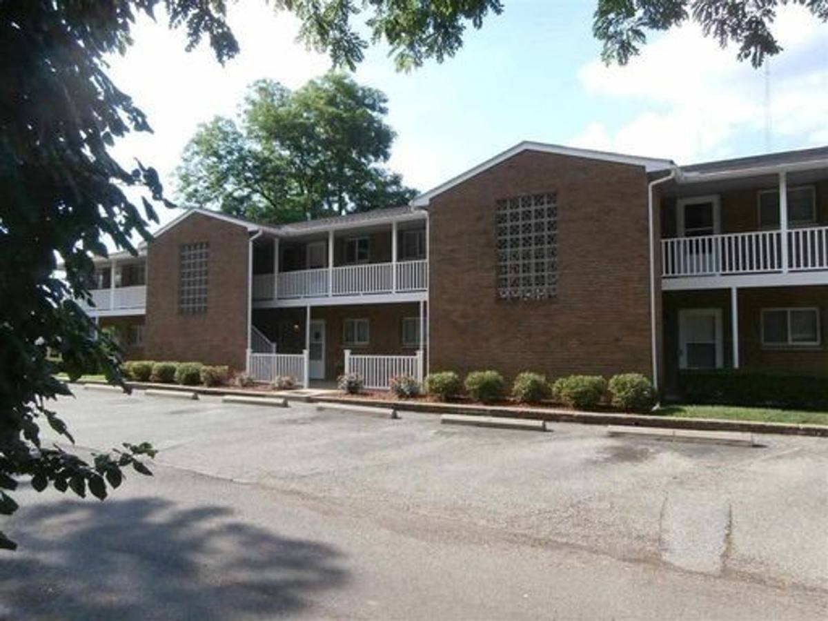 Apartment for rent at 326 W Kenwood Dr, Bloomington, IN 47404