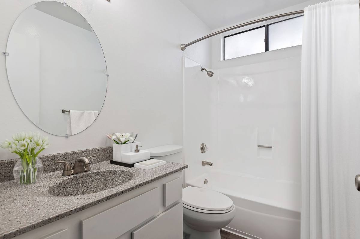 Apartment for rent at 701 Aster St, Oxnard, CA 93036