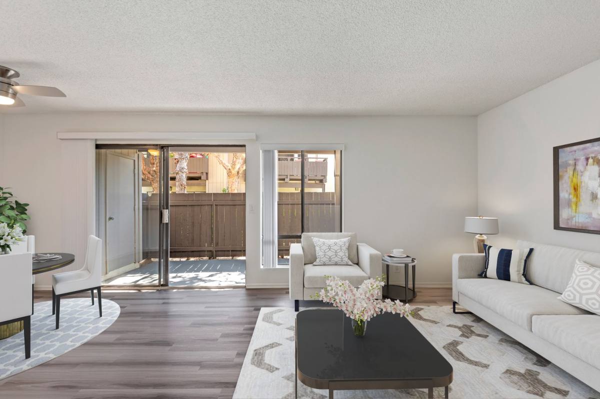 Apartment for rent at 701 Aster St, Oxnard, CA 93036