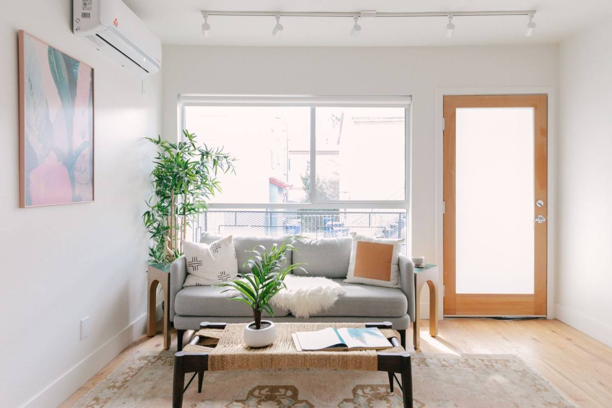Apartment for rent at 221 N Catalina St, Los Angeles, CA 90004