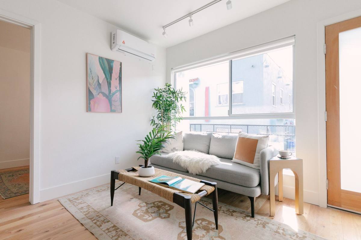 Apartment for rent at 221 N Catalina St, Los Angeles, CA 90004