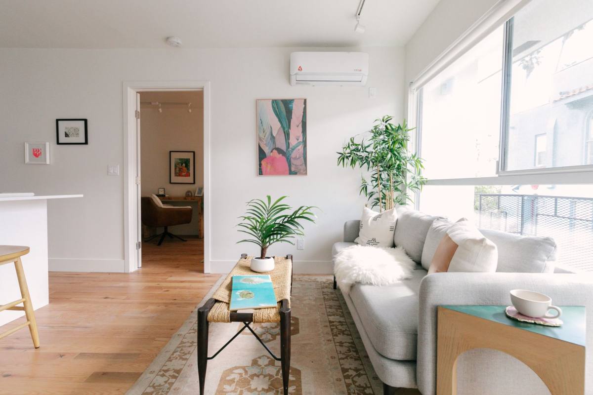 Apartment for rent at 221 N Catalina St, Los Angeles, CA 90004