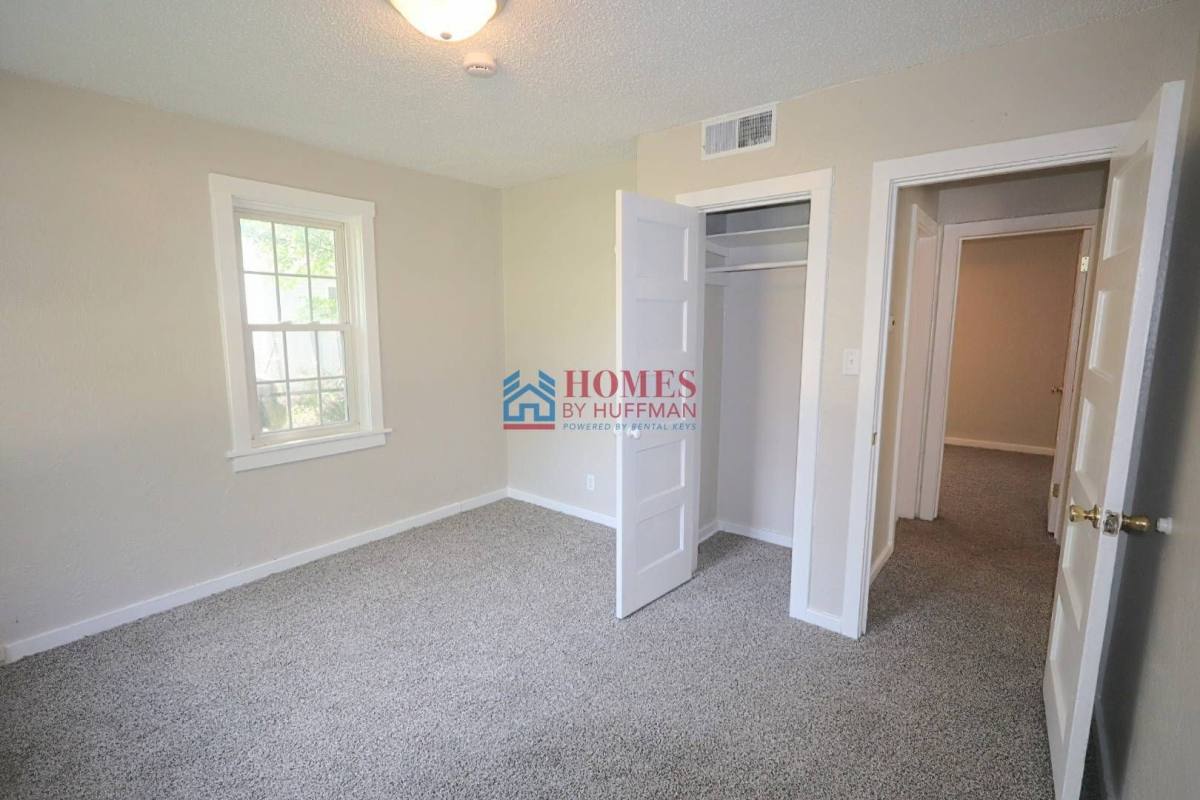 House for rent at 1713 Hawthorne Ave, Evansville, IN 47714