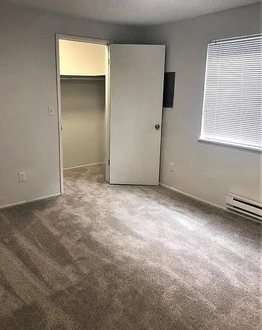 Apartment for rent at 931, 935, 1001, 1007, 1015 18th St NE, Auburn, WA 98002