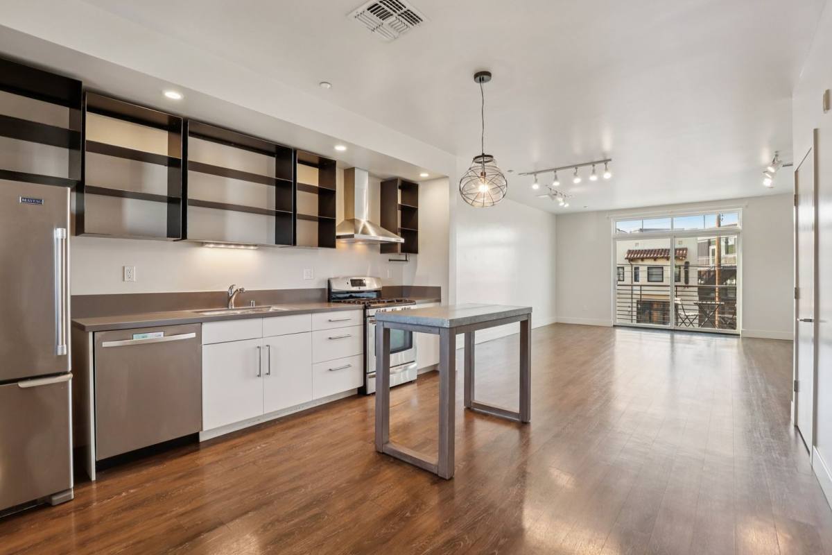 Apartment for rent at 3409-3425 Broadway, Sacramento, CA 95817