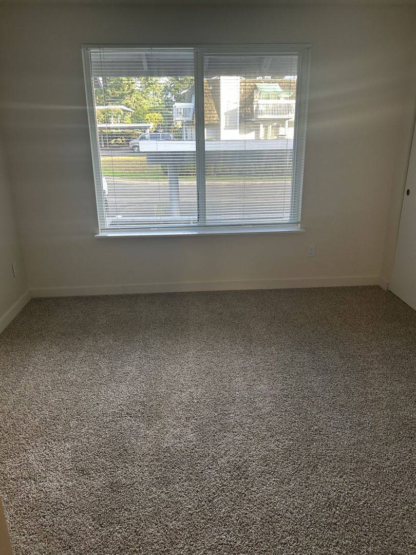 Apartment for rent at 15 S 338th Place, Federal Way, WA 98003