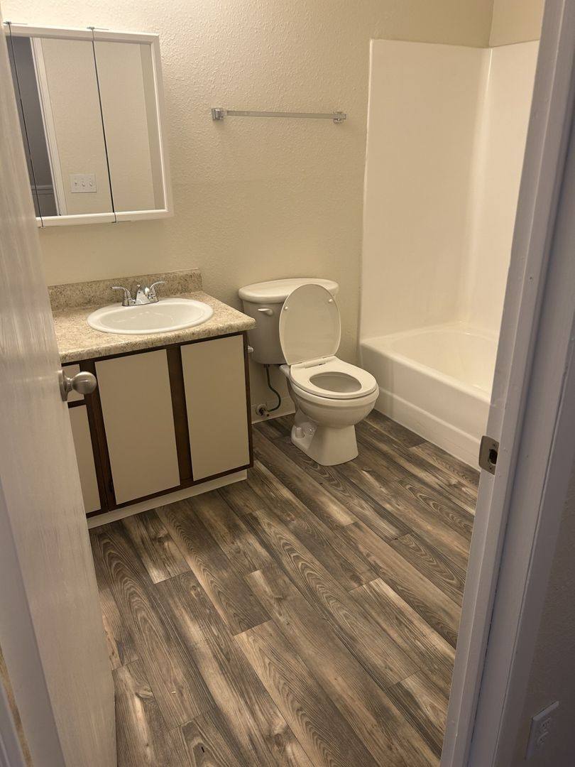 Apartment for rent at 15 S 338th Place, Federal Way, WA 98003