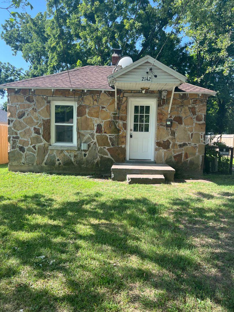 House for rent at 2142 W Chestnut St, Springfield, MO 65802