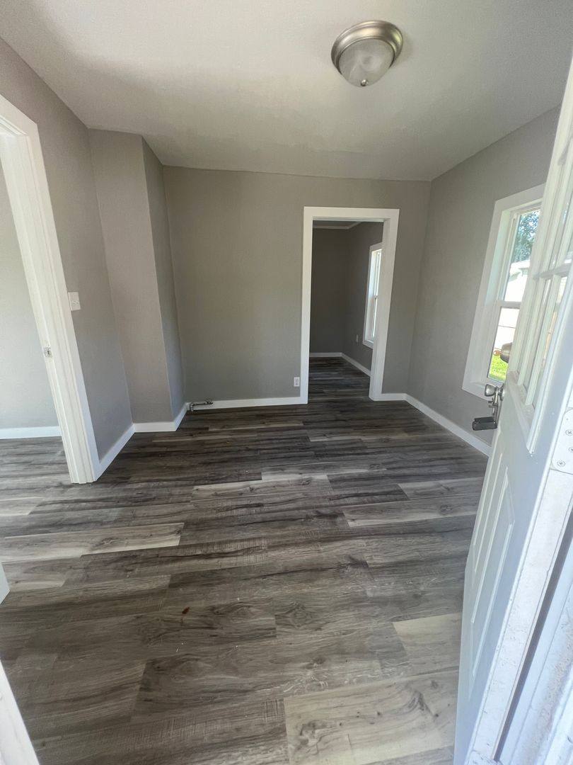 House for rent at 2142 W Chestnut St, Springfield, MO 65802