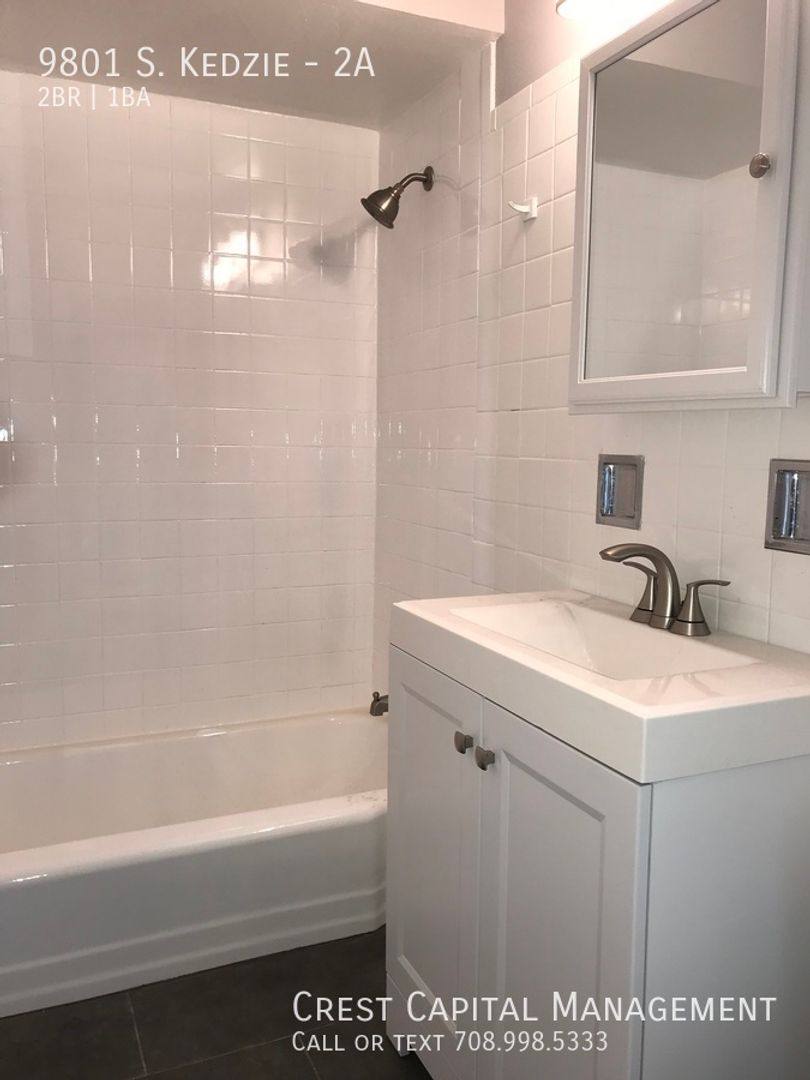 Apartment for rent at 9801-11 S Kedzie Ave, Evergreen Park, IL 60805