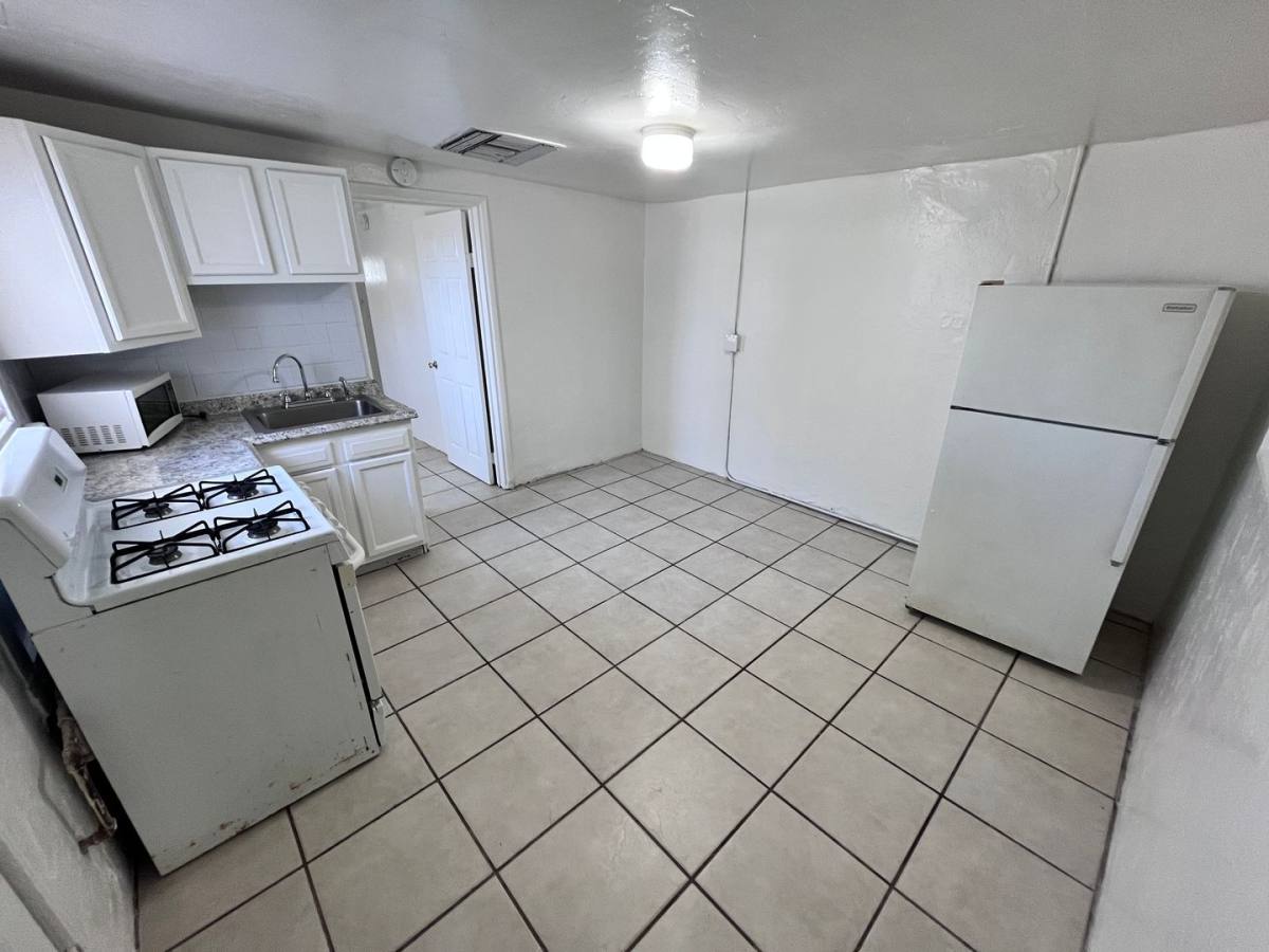 Apartment for rent at 419-423 E 32nd St, Tucson, AZ 85713