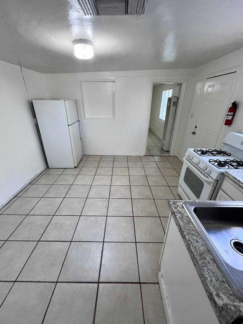 Apartment for rent at 419-423 E 32nd St, Tucson, AZ 85713