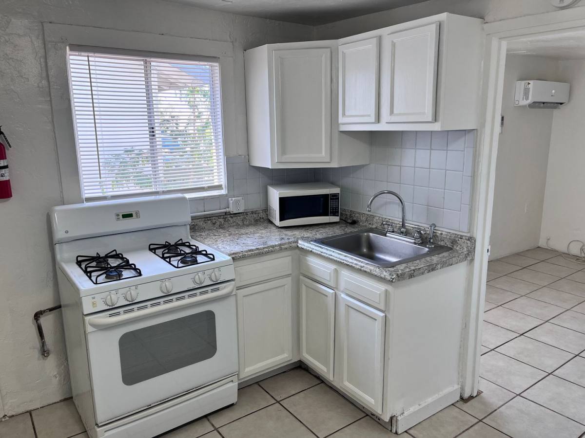 Apartment for rent at 419-423 E 32nd St, Tucson, AZ 85713