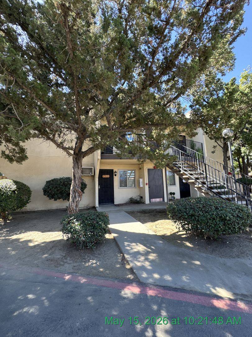 Apartment for rent at 1300-1446 W Elowin Ave, Visalia, CA 93291