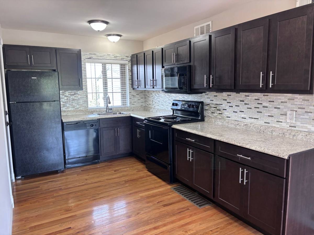 Apartment for rent at 12567 Old Tesson Rd, Saint Louis, MO 63128