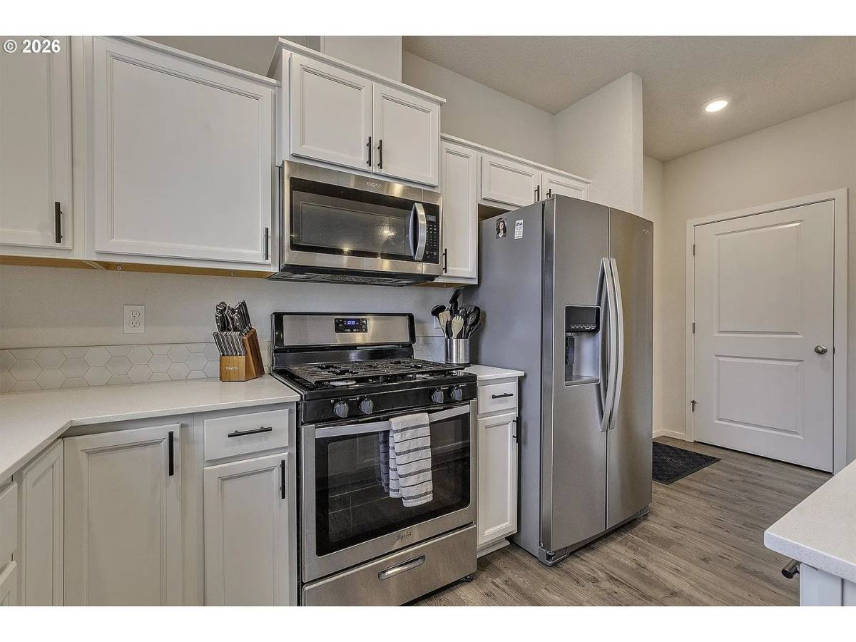 Townhouse for rent at 898 N 18th Ave, Cornelius, OR 97113