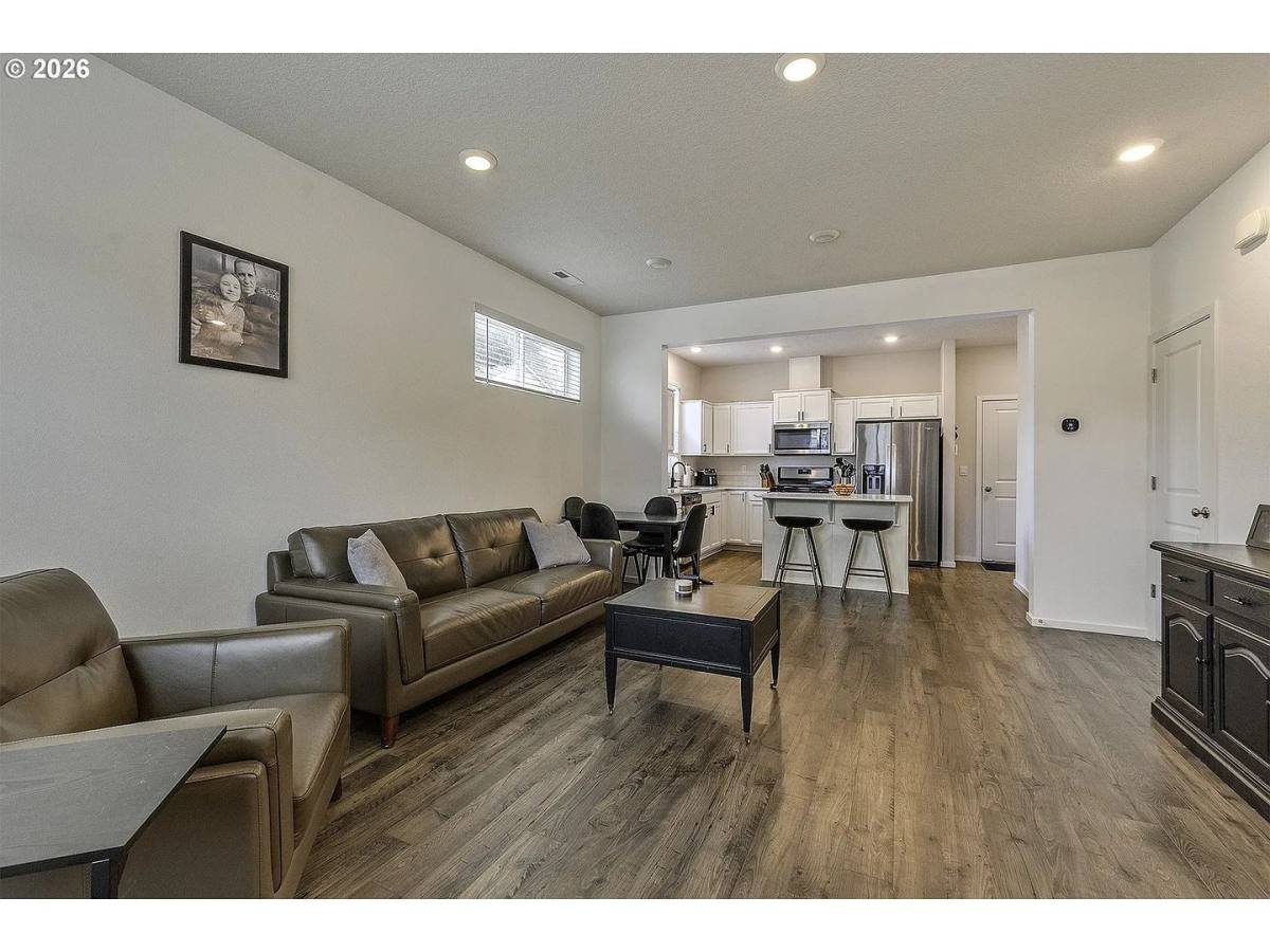 Townhouse for rent at 898 N 18th Ave, Cornelius, OR 97113
