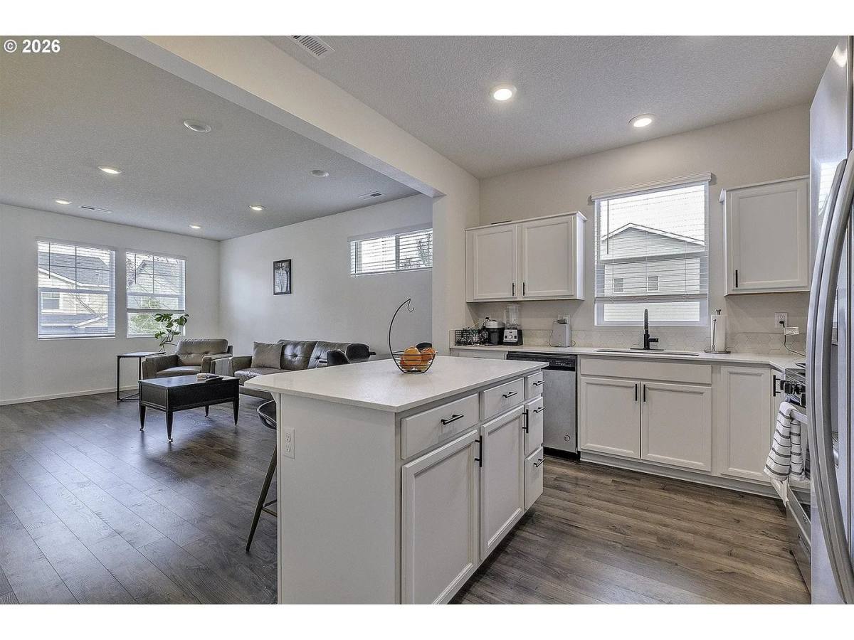 Townhouse for rent at 898 N 18th Ave, Cornelius, OR 97113