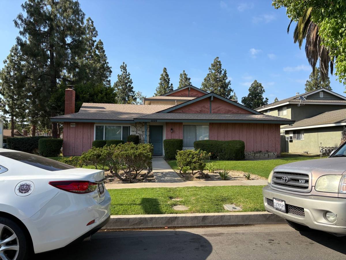 Apartment for rent at 2229 E Franzen Ave, Santa Ana, CA 92705
