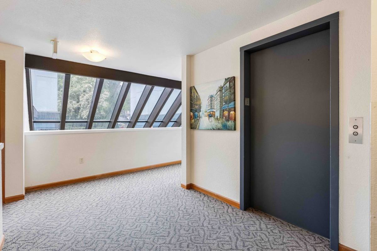 Condo for rent at 13426 Greenwood Ave N #306, Seattle, WA 98133