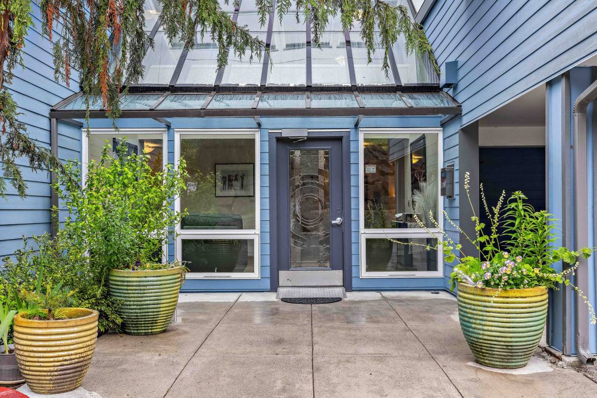 Condo for rent at 13426 Greenwood Ave N #306, Seattle, WA 98133
