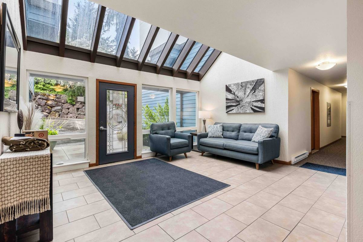 Condo for rent at 13426 Greenwood Ave N #306, Seattle, WA 98133