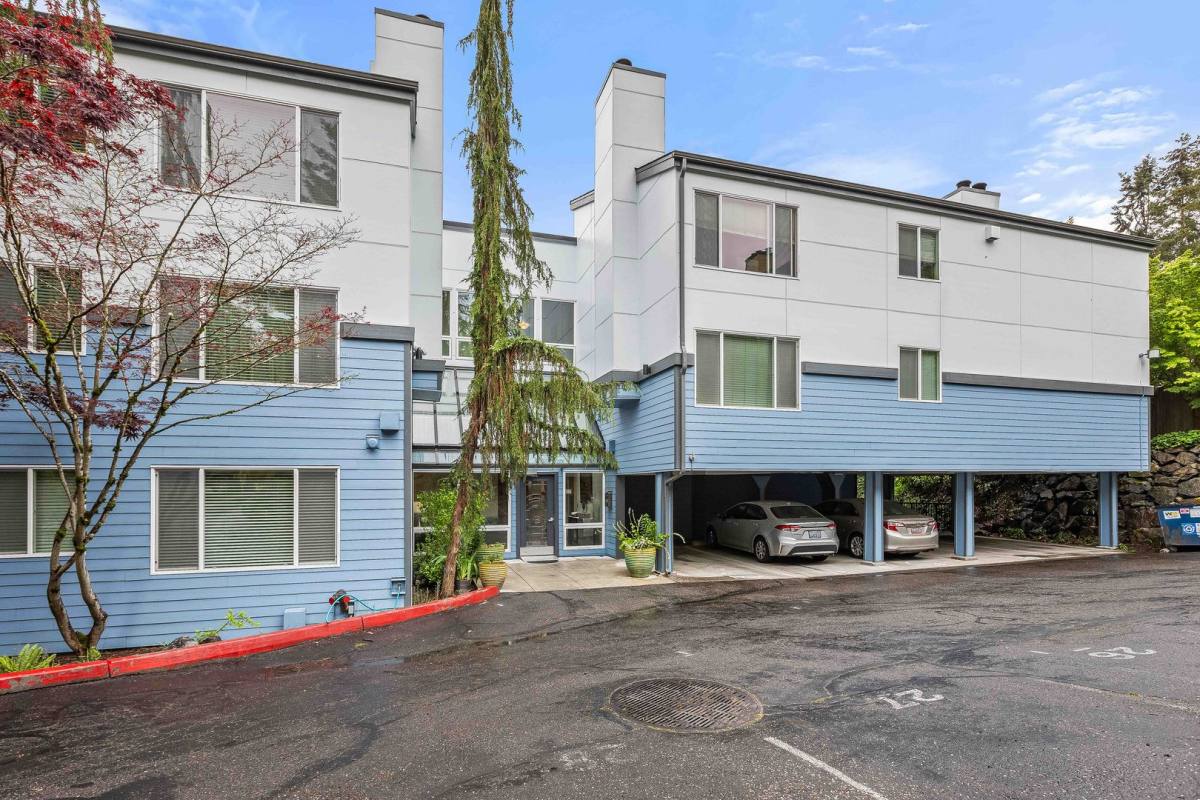 Condo for rent at 13426 Greenwood Ave N #306, Seattle, WA 98133