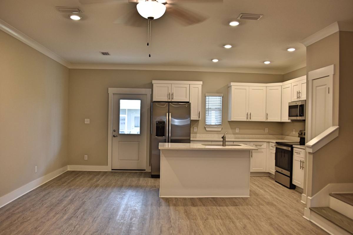 Townhouse for rent at 124 Date Palm Lane, Freeport, FL 32439